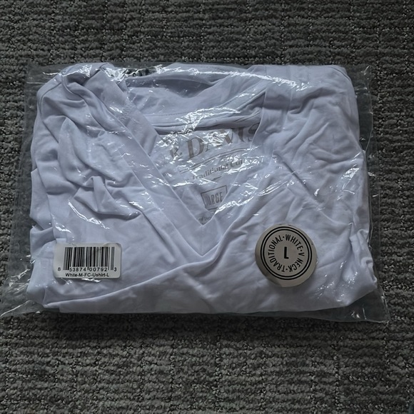 Mr. Davis Men’s Traditional Cut V-Neck Undershirt in Bamboo Viscose - Size L - Picture 3 of 3